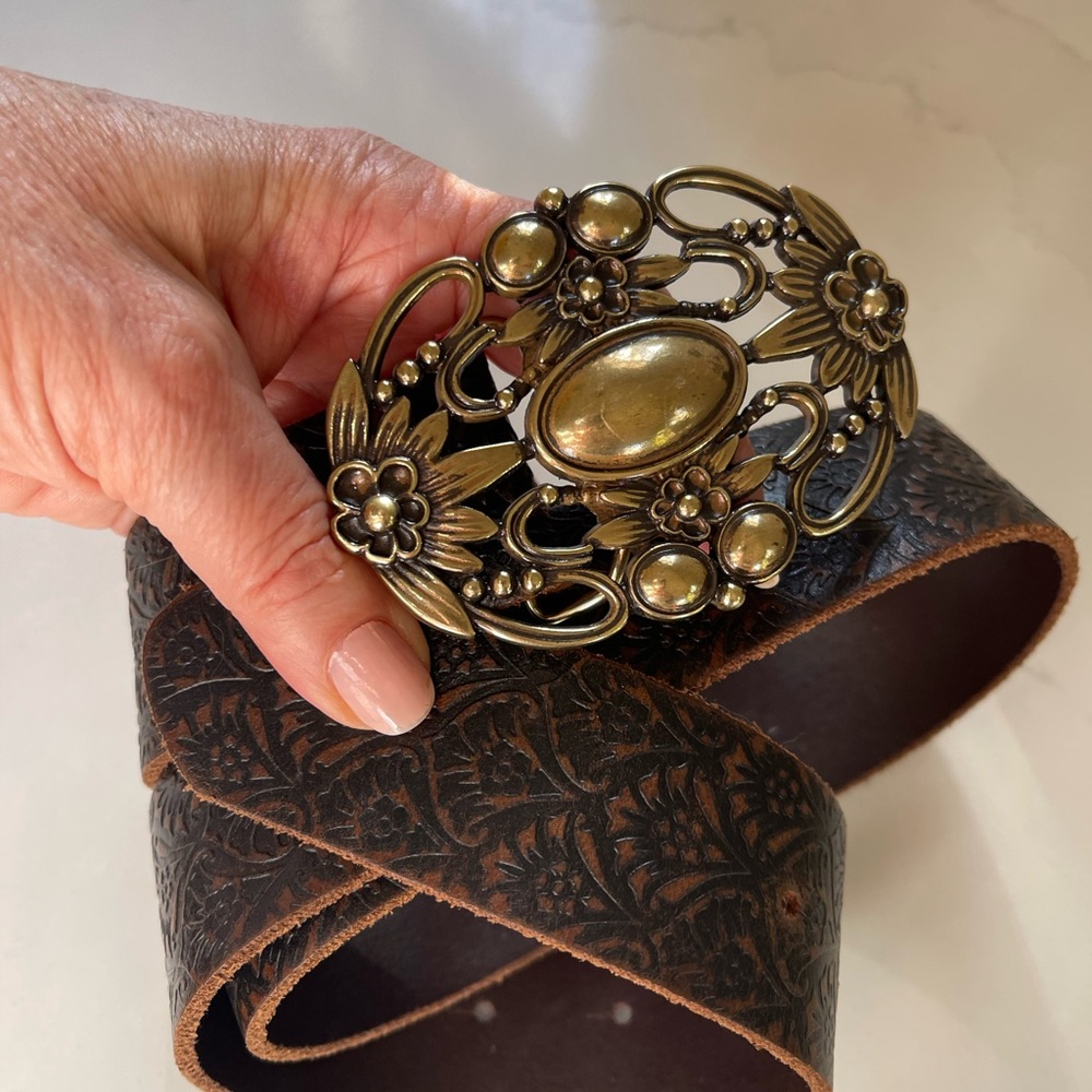 Vintage Floral Buckle Leather Belt